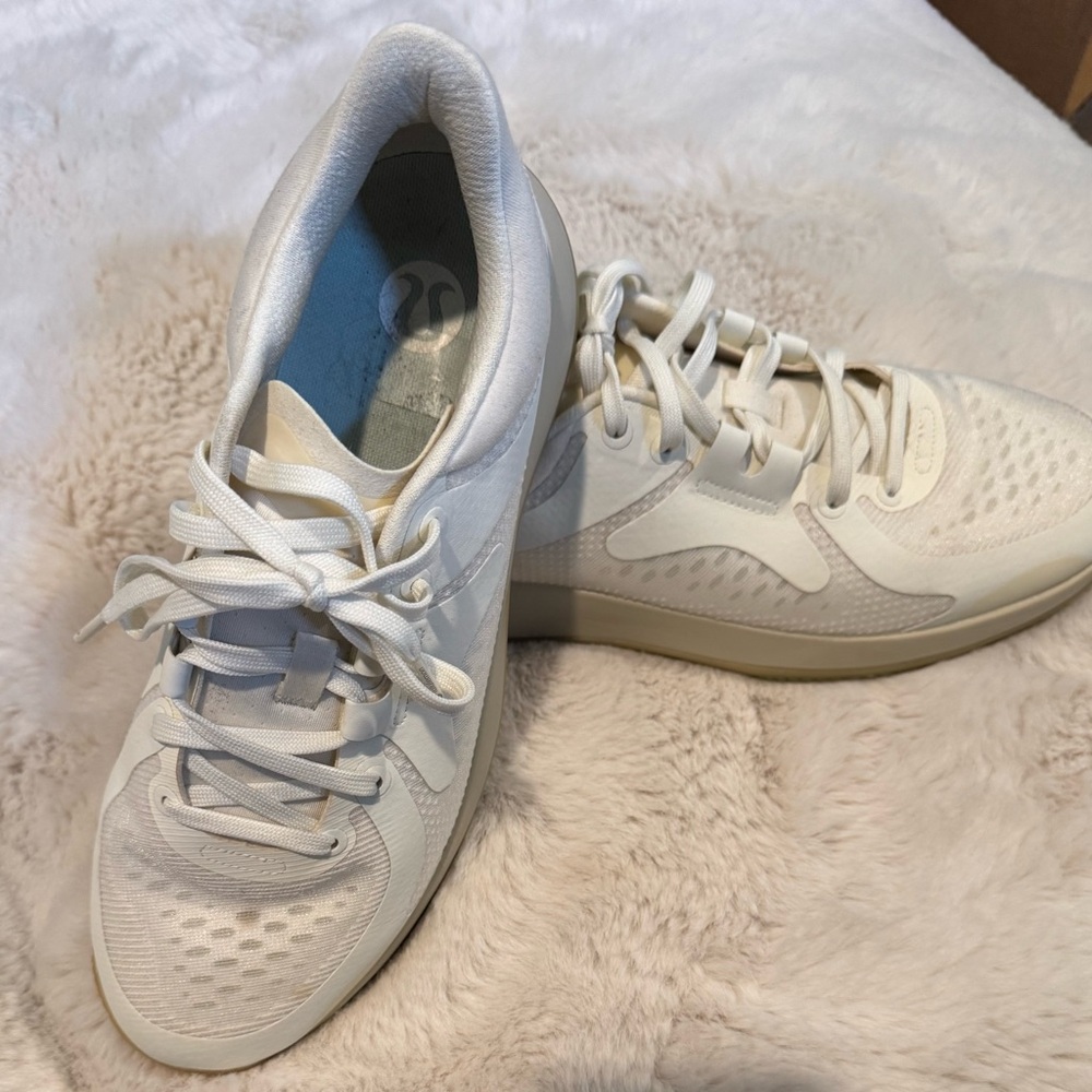 GUC!! lululemon Strong Feel Training Sneaker